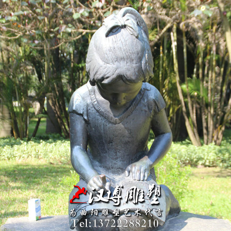 小女孩绘画雕塑,玻璃钢铜雕,人物雕像
