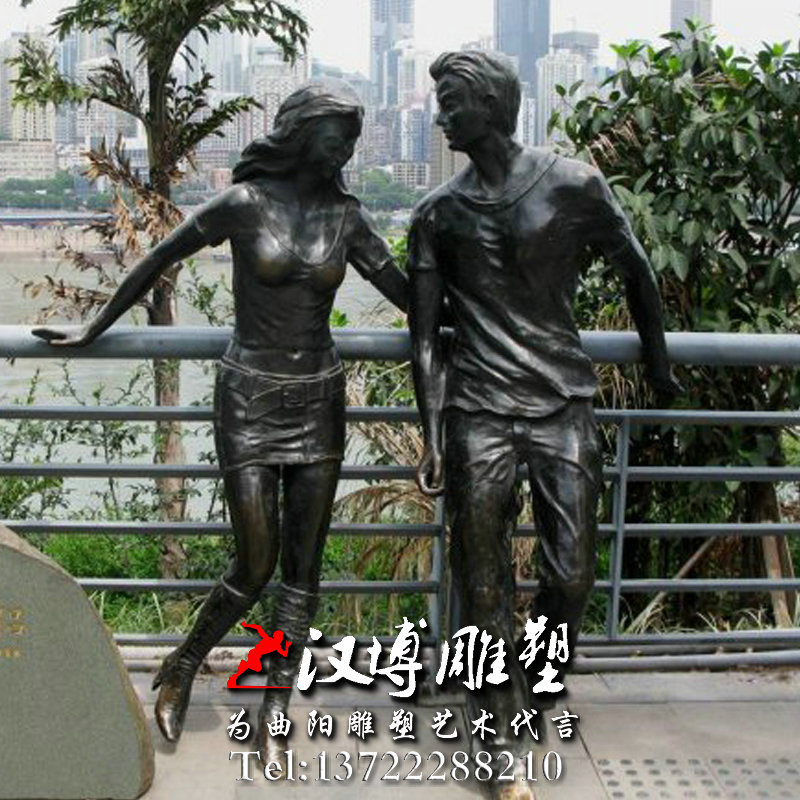 玻璃钢铸铜雕塑,情侣游玩雕塑,人物雕像