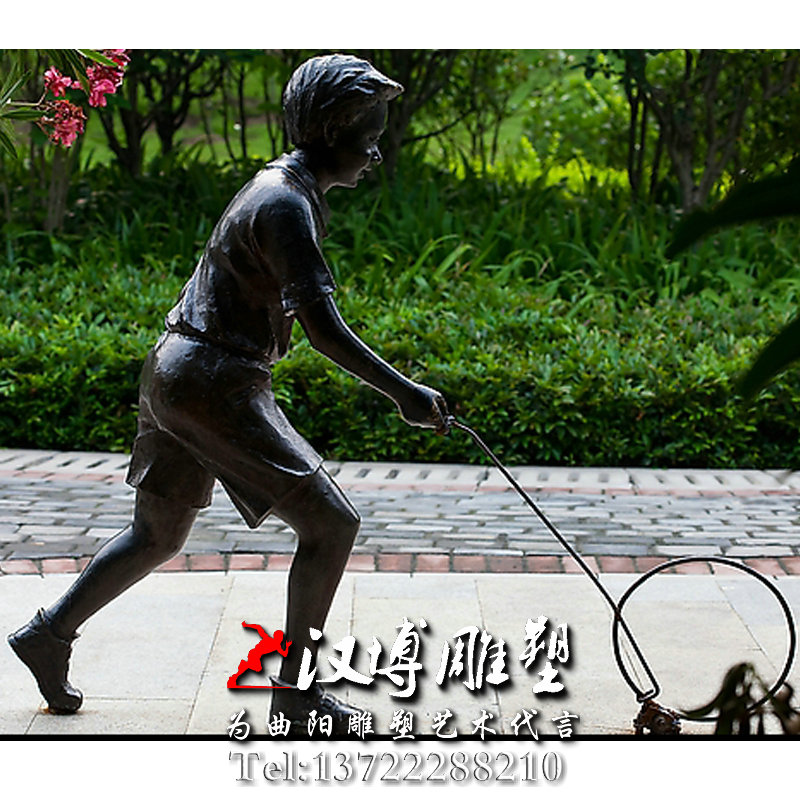 玻璃钢铜雕,童趣主题雕塑厂家,小孩滚铁圈雕像