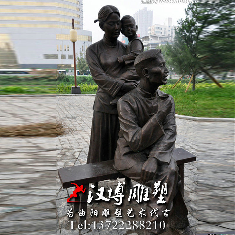 玻璃钢铸铜雕塑,小区一家三口雕像,景观雕塑