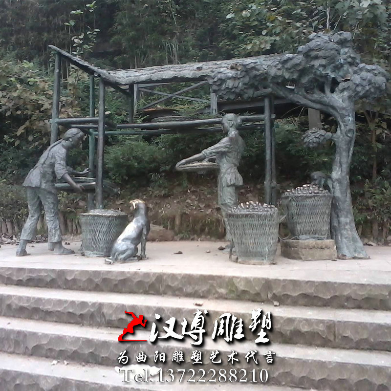 玻璃钢铸铜雕塑,养蚕劳作人物雕像,民俗文化雕塑
