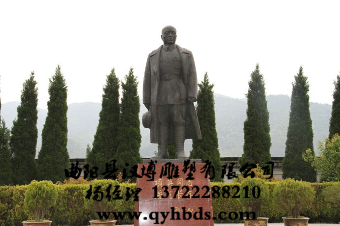 军人雕塑