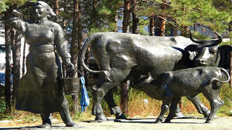 牧童放牛雕像,牛铜雕,园林景观雕塑