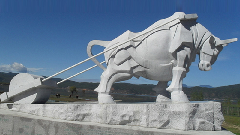 耕牛雕塑,人物耕地铜雕,人物铸铜雕像