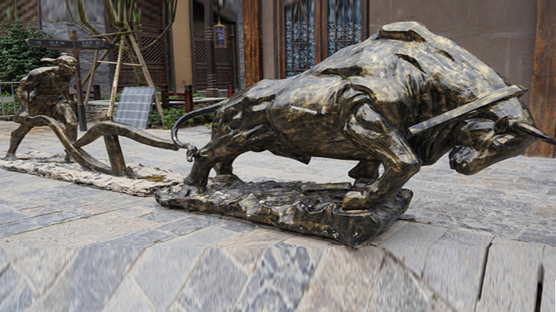 牛拉车雕塑,牛文化铜雕,牛主题雕像